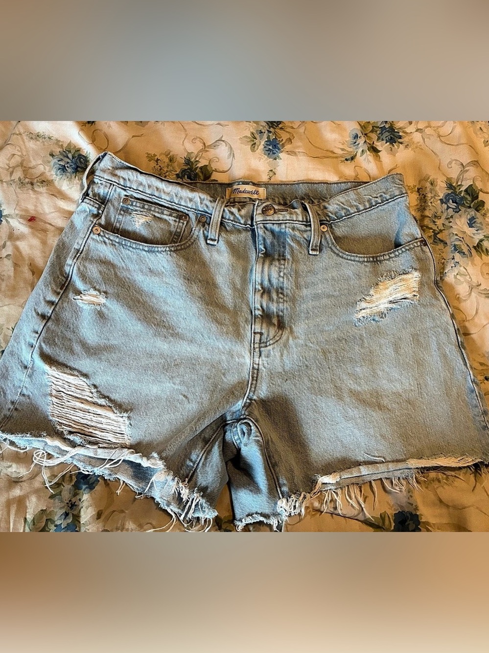 Madewell Relaxed Mid-Length 30 Waist Denim Shorts Distressed in Blue Waist